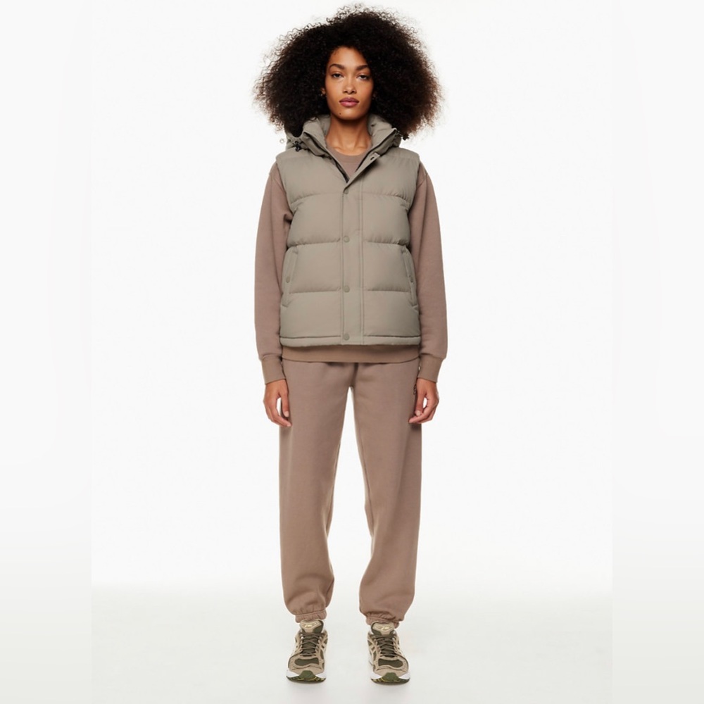 Aritzia super puff vest